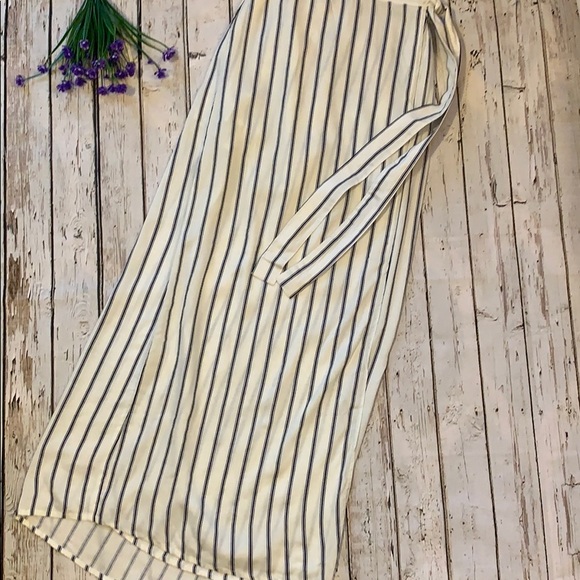 Dresses & Skirts - SUPER CUTE wrap maxi skirt size small navy stripes